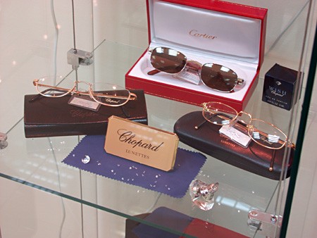 �S. T. Dupont�, �Chopard�, �Fred�, �Prada�